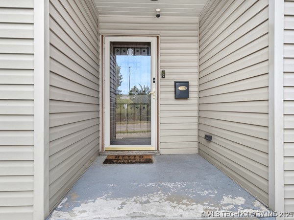 2836 E Admiral Boulevard Property Photo 5