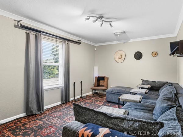 2836 E Admiral Boulevard Property Photo 7