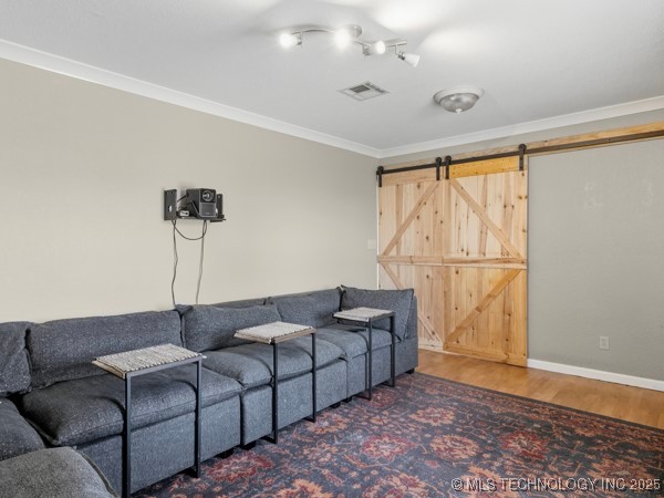 2836 E Admiral Boulevard Property Photo 8