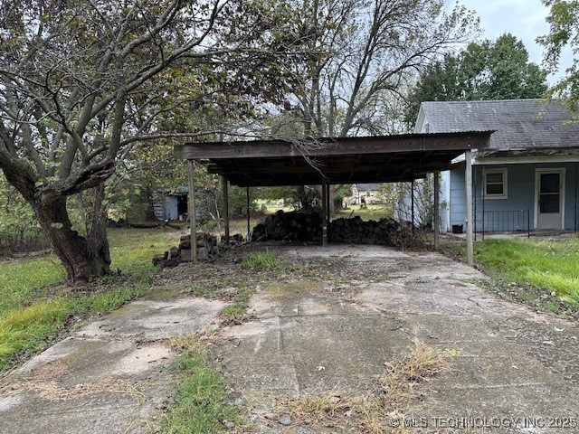 900 S Mabel Avenue Property Photo 3