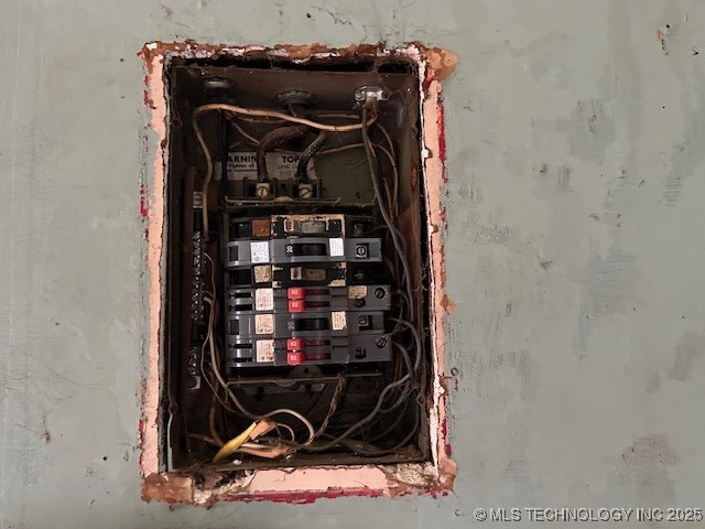 900 S Mabel Avenue Property Photo 23