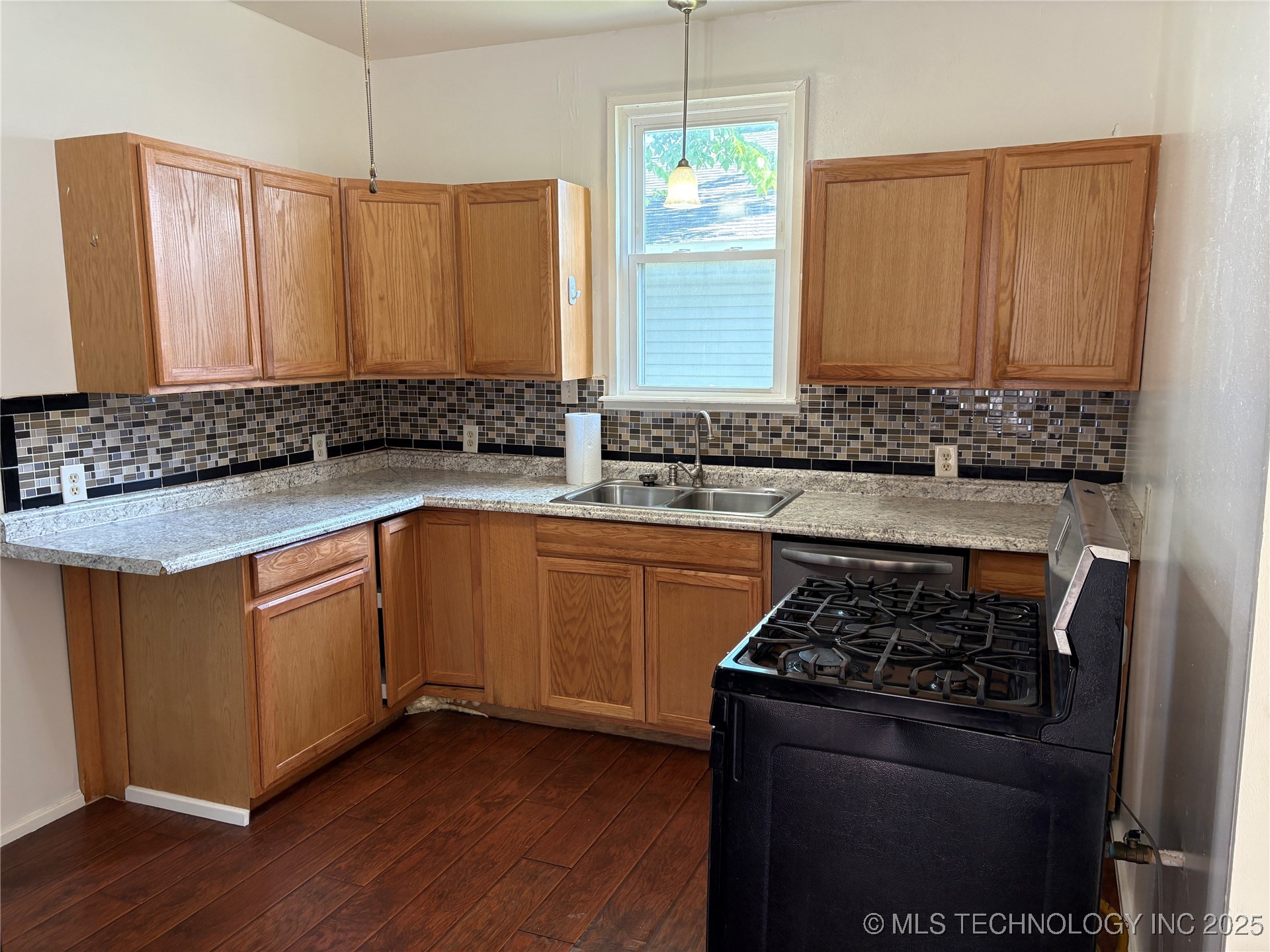 108 N Creek Avenue Property Photo 2