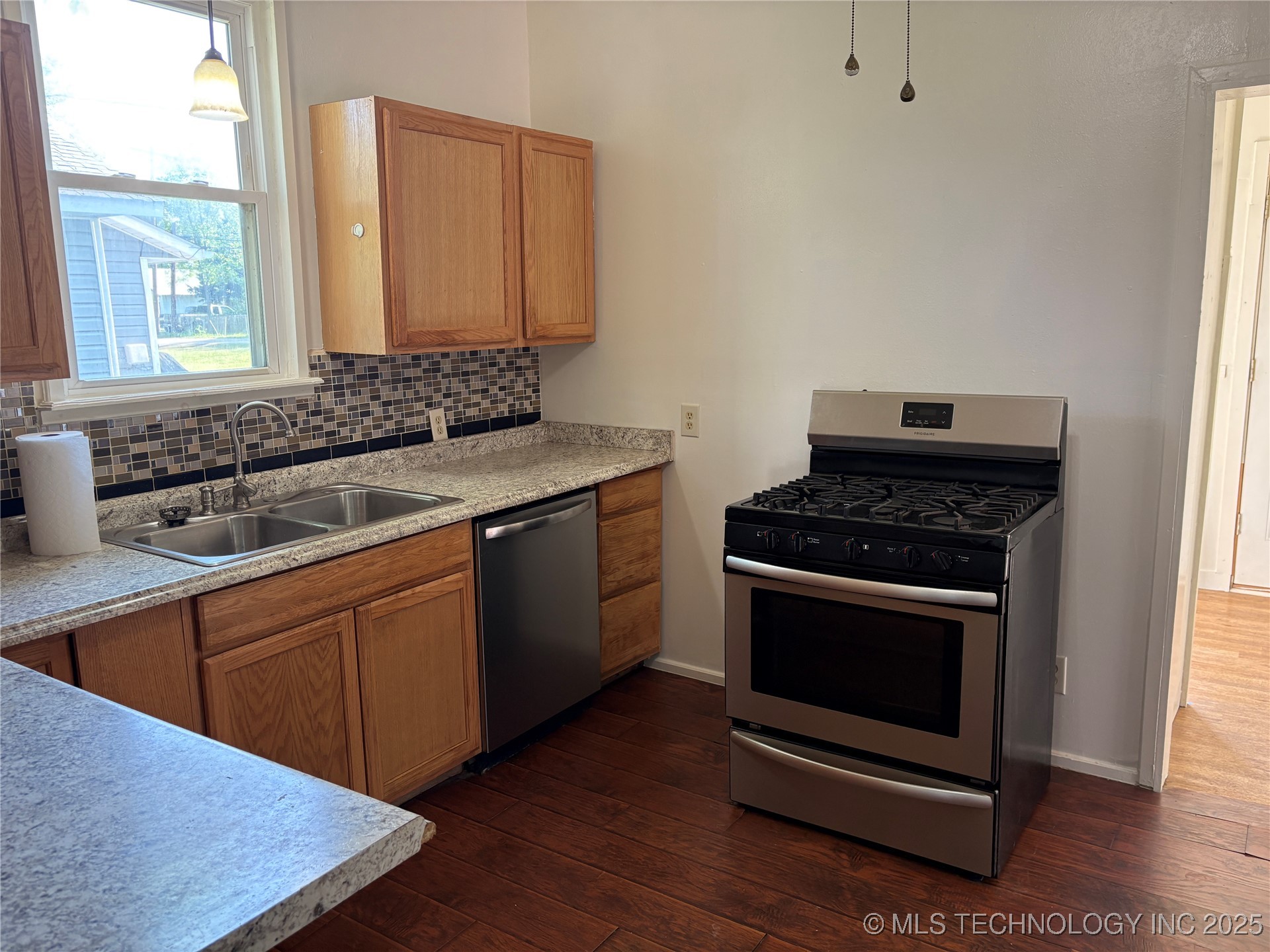 108 N Creek Avenue Property Photo 3