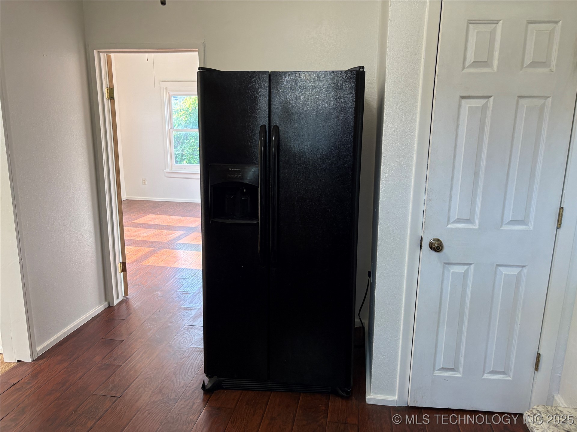 108 N Creek Avenue Property Photo 4