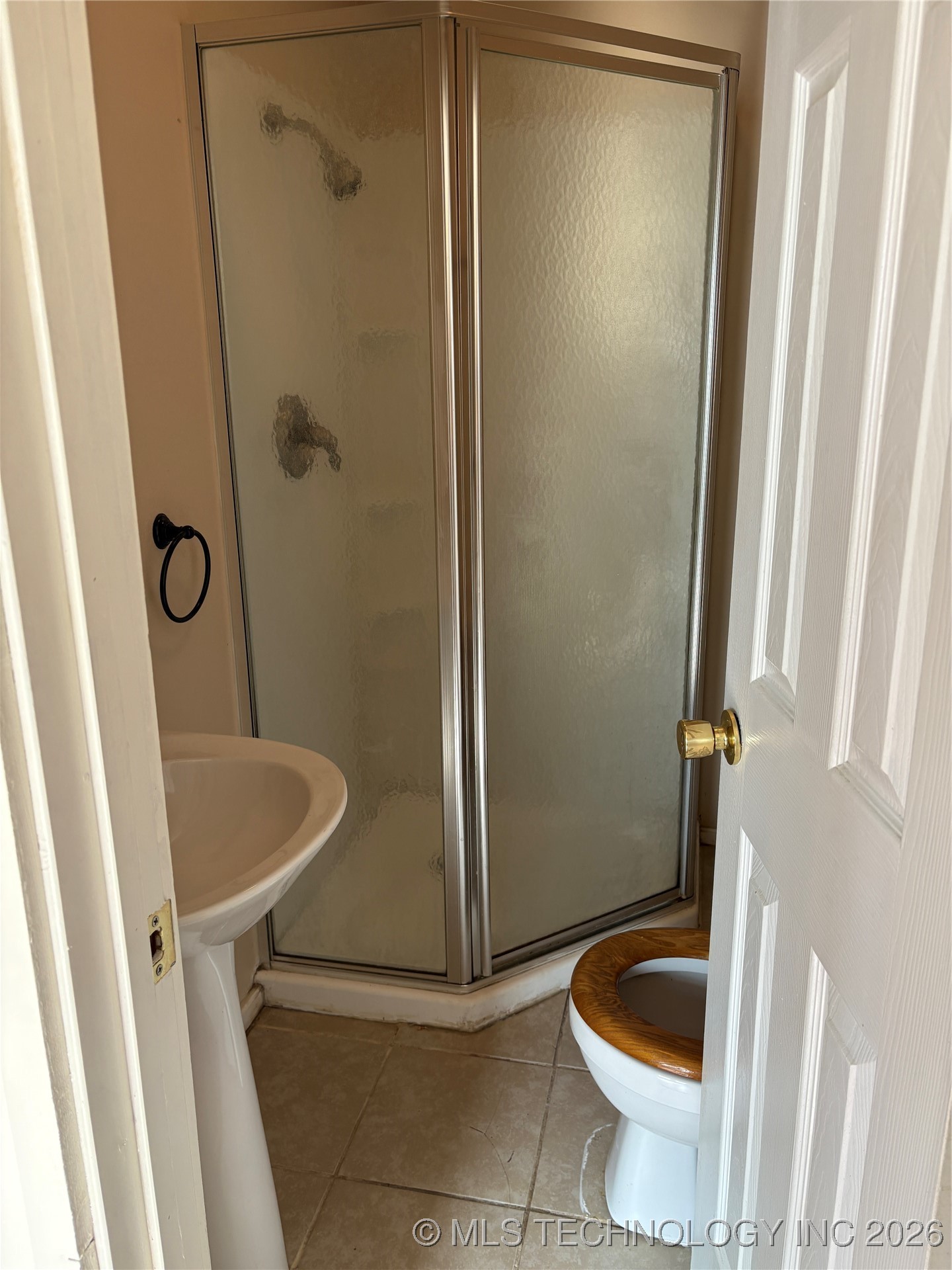 108 N Creek Avenue Property Photo 6