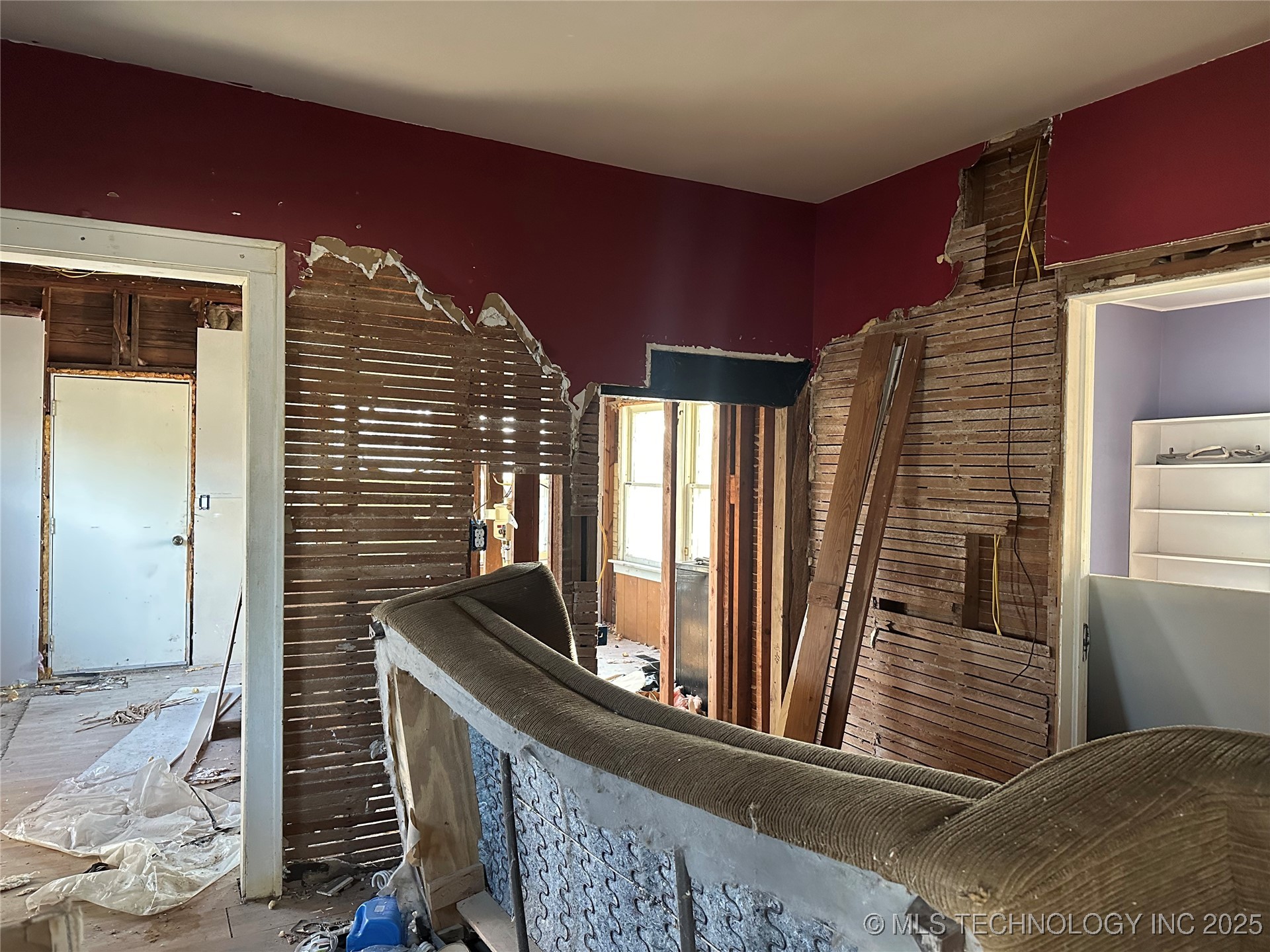 907 S Creek Avenue Property Photo 7