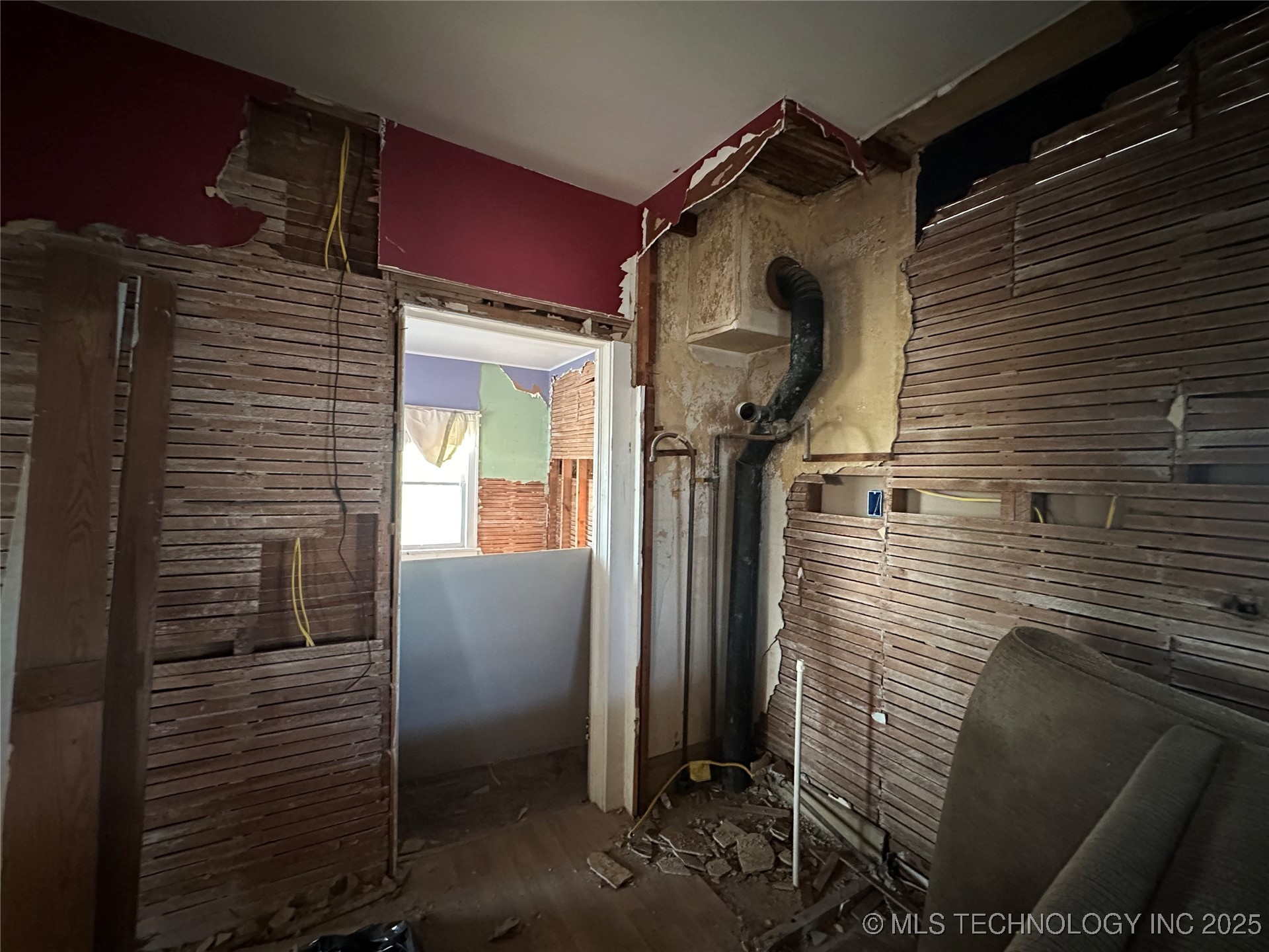 907 S Creek Avenue Property Photo 8