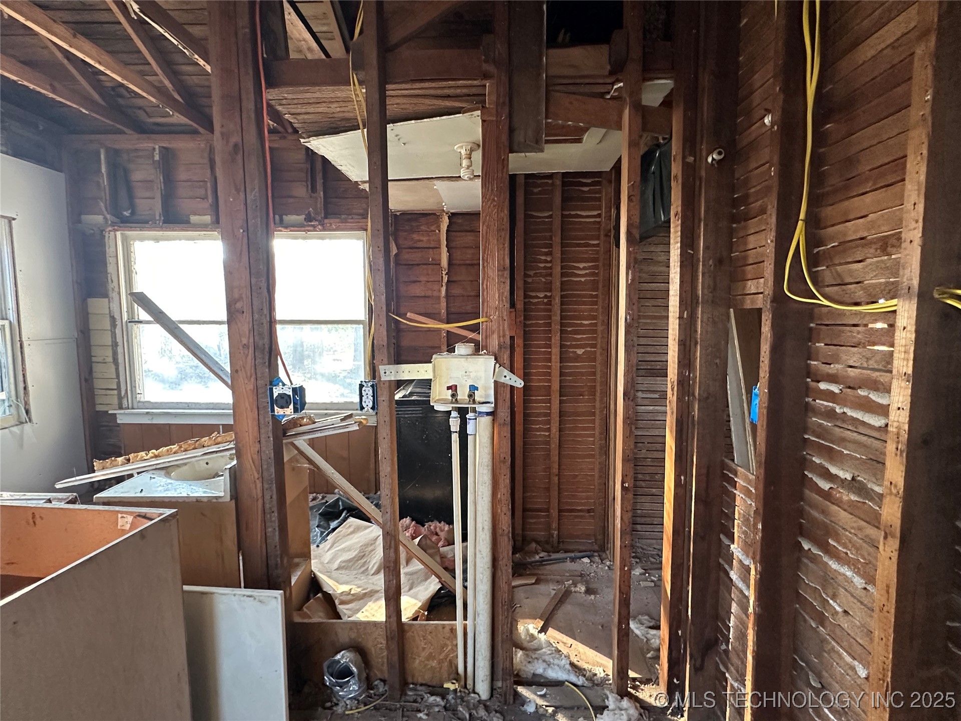 907 S Creek Avenue Property Photo 10