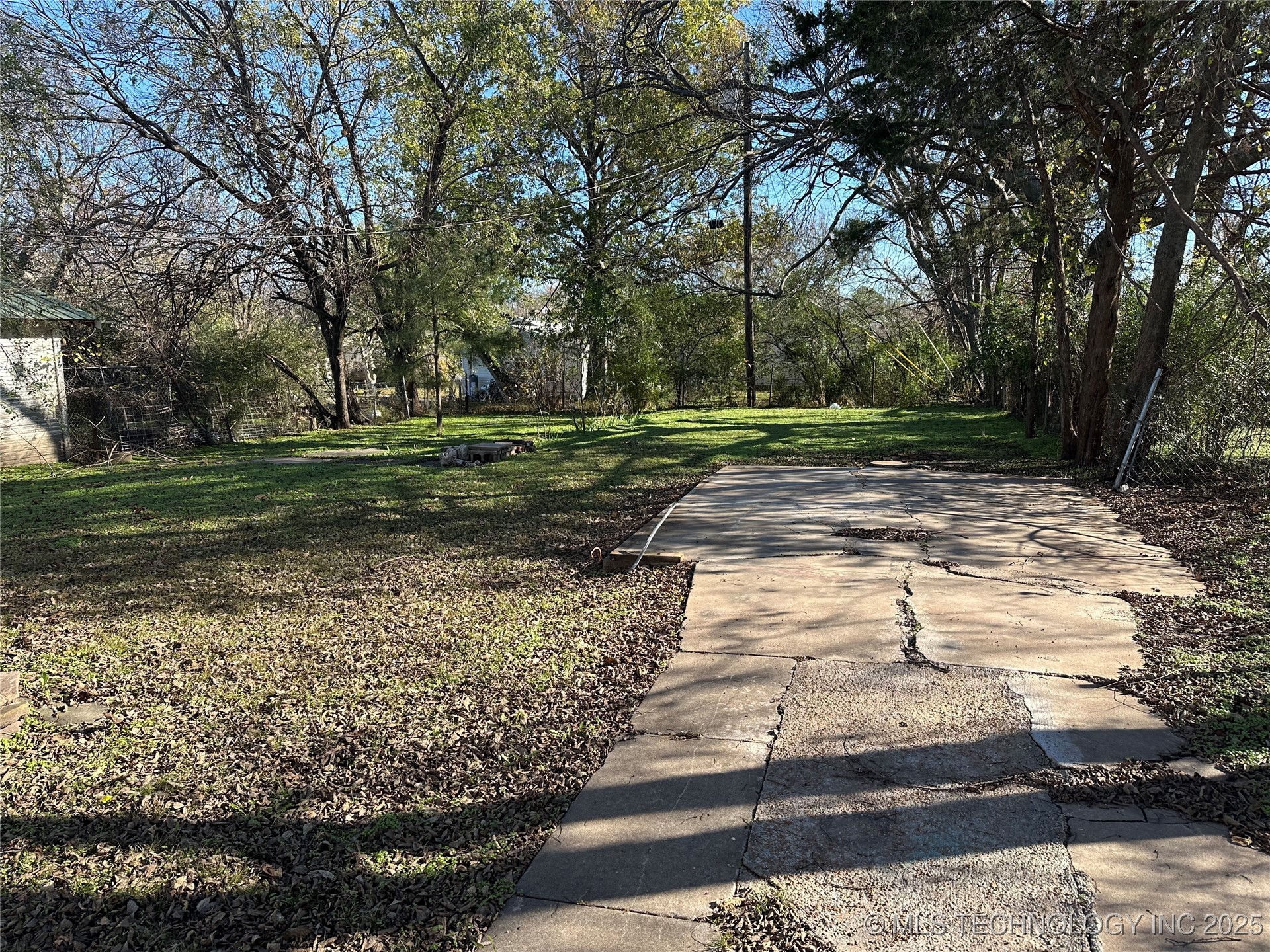 907 S Creek Avenue Property Photo 13