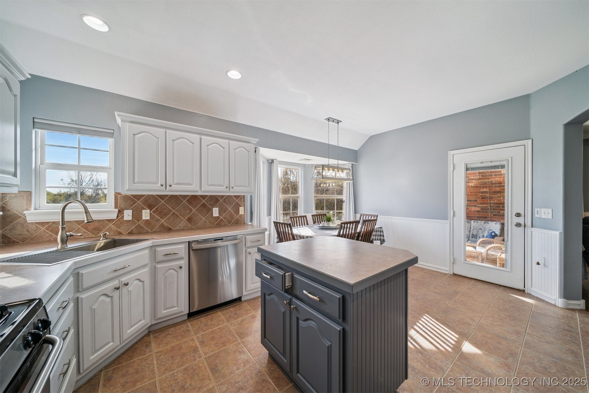 30288 E 169th Street S Property Photo 9