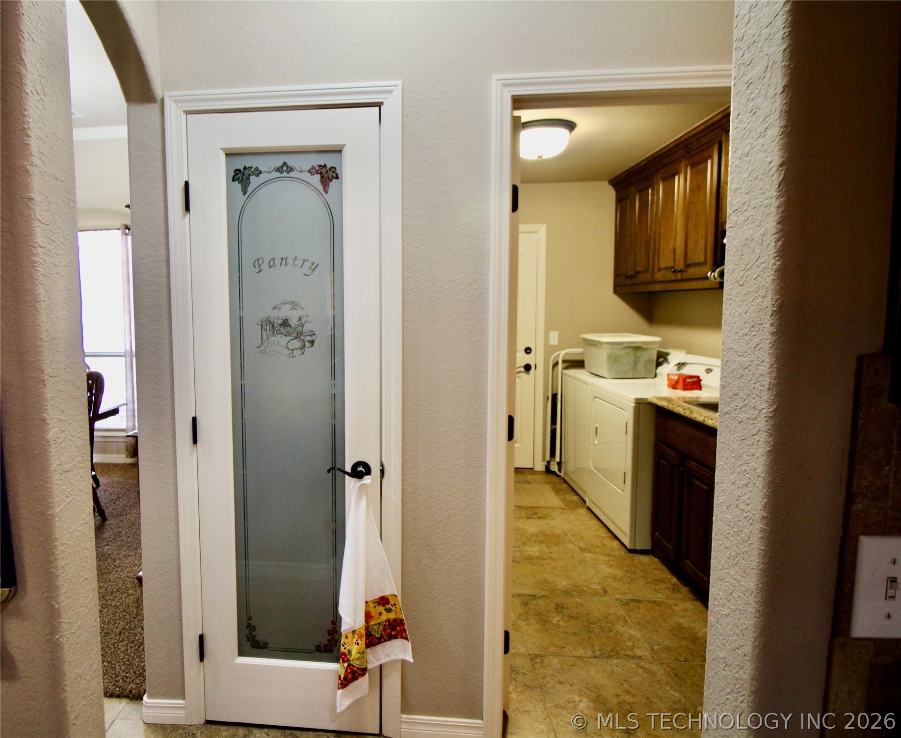 1002 Springfield Court Property Photo 12