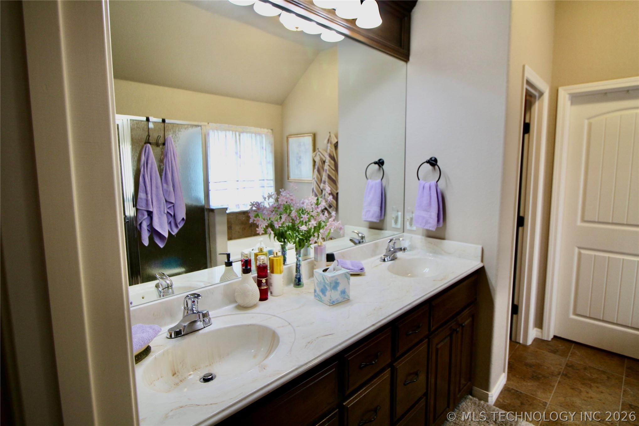 1002 Springfield Court Property Photo 24