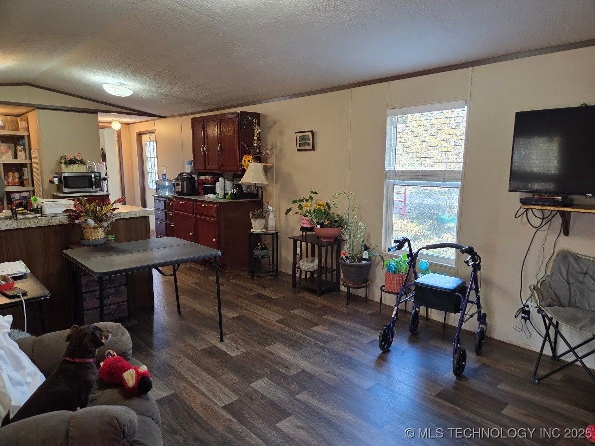 409623 E 1115 Road Property Photo 6