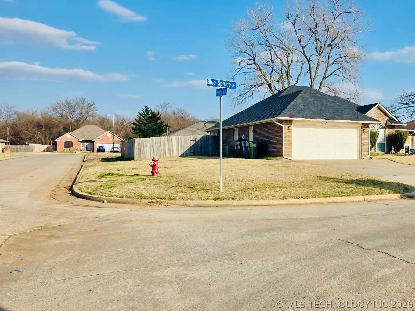 424 Blue Spruce Property Photo 2