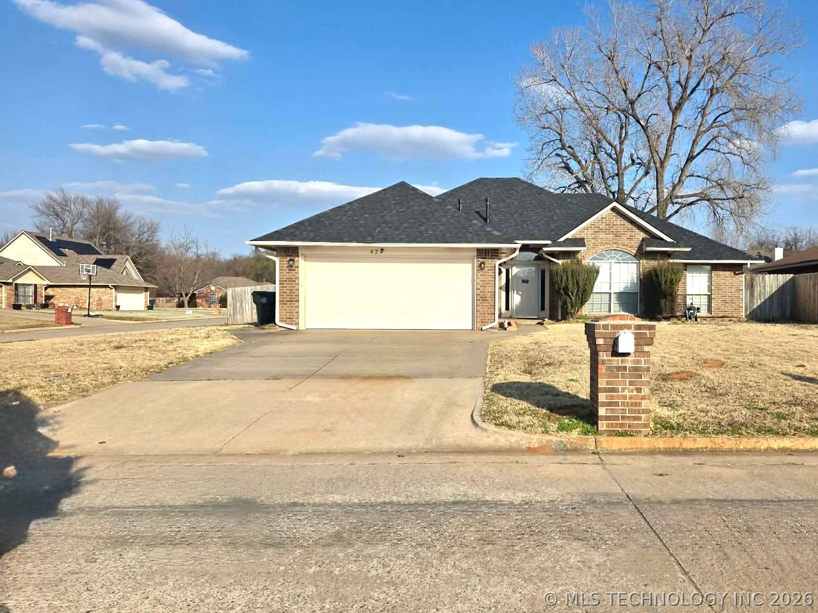 424 Blue Spruce Property Photo 4