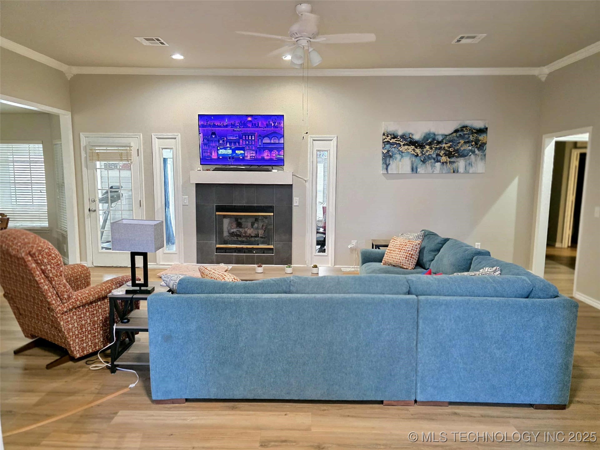 424 Blue Spruce Property Photo 7