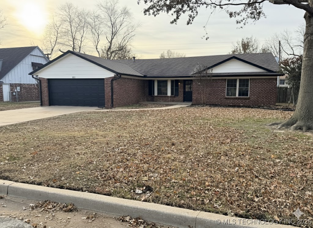 801 W Utica Street Property Photo 1