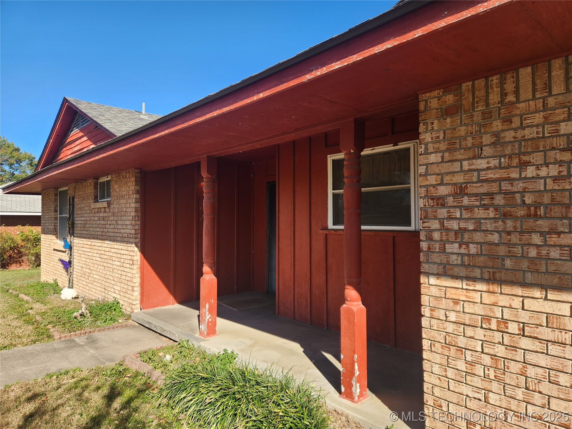 1672 S Velma Avenue Property Photo 6