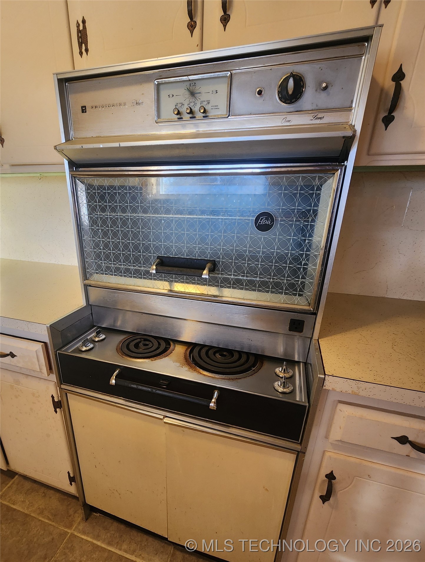 1672 S Velma Avenue Property Photo 28