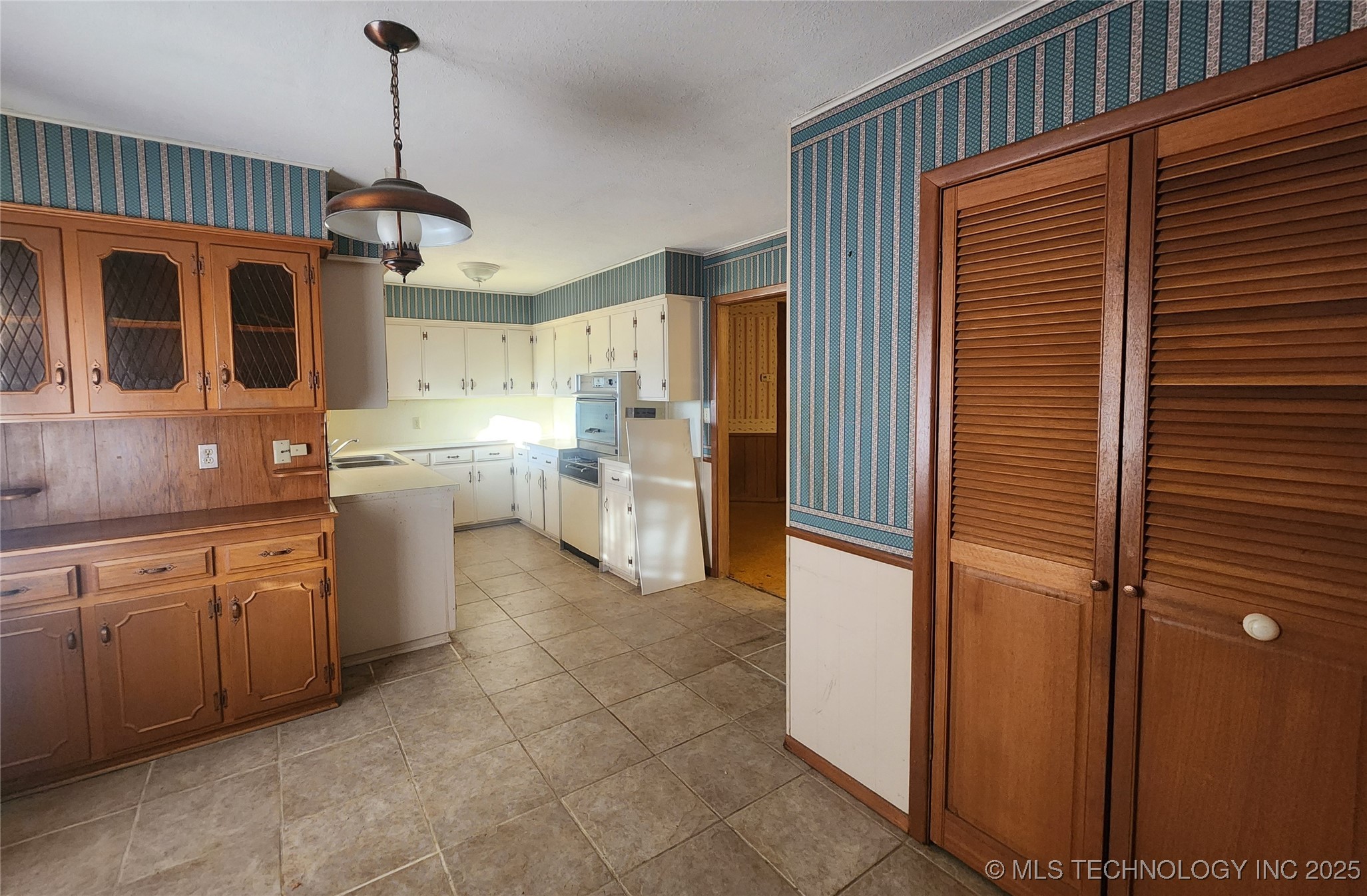 1672 S Velma Avenue Property Photo 29