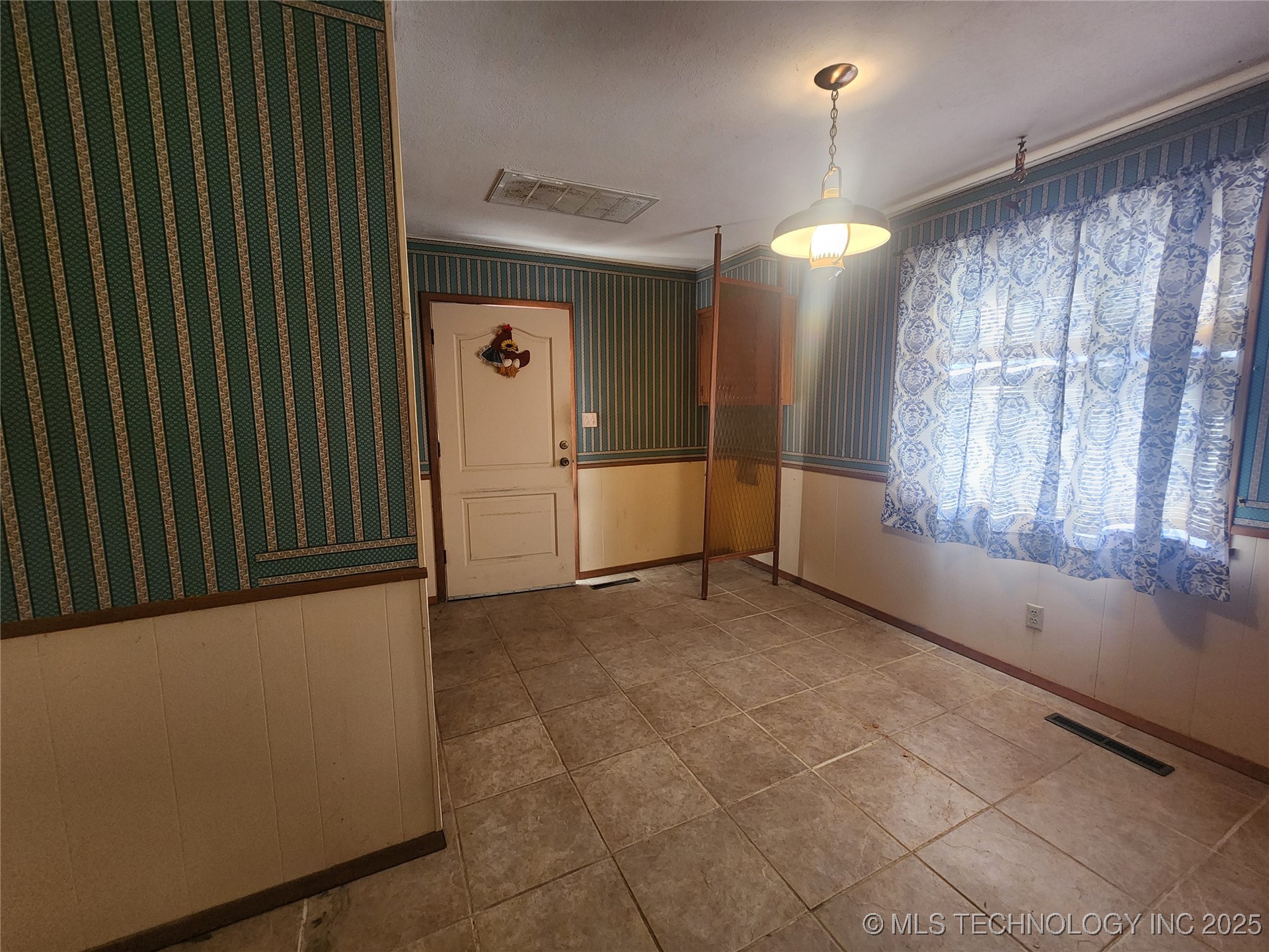 1672 S Velma Avenue Property Photo 30