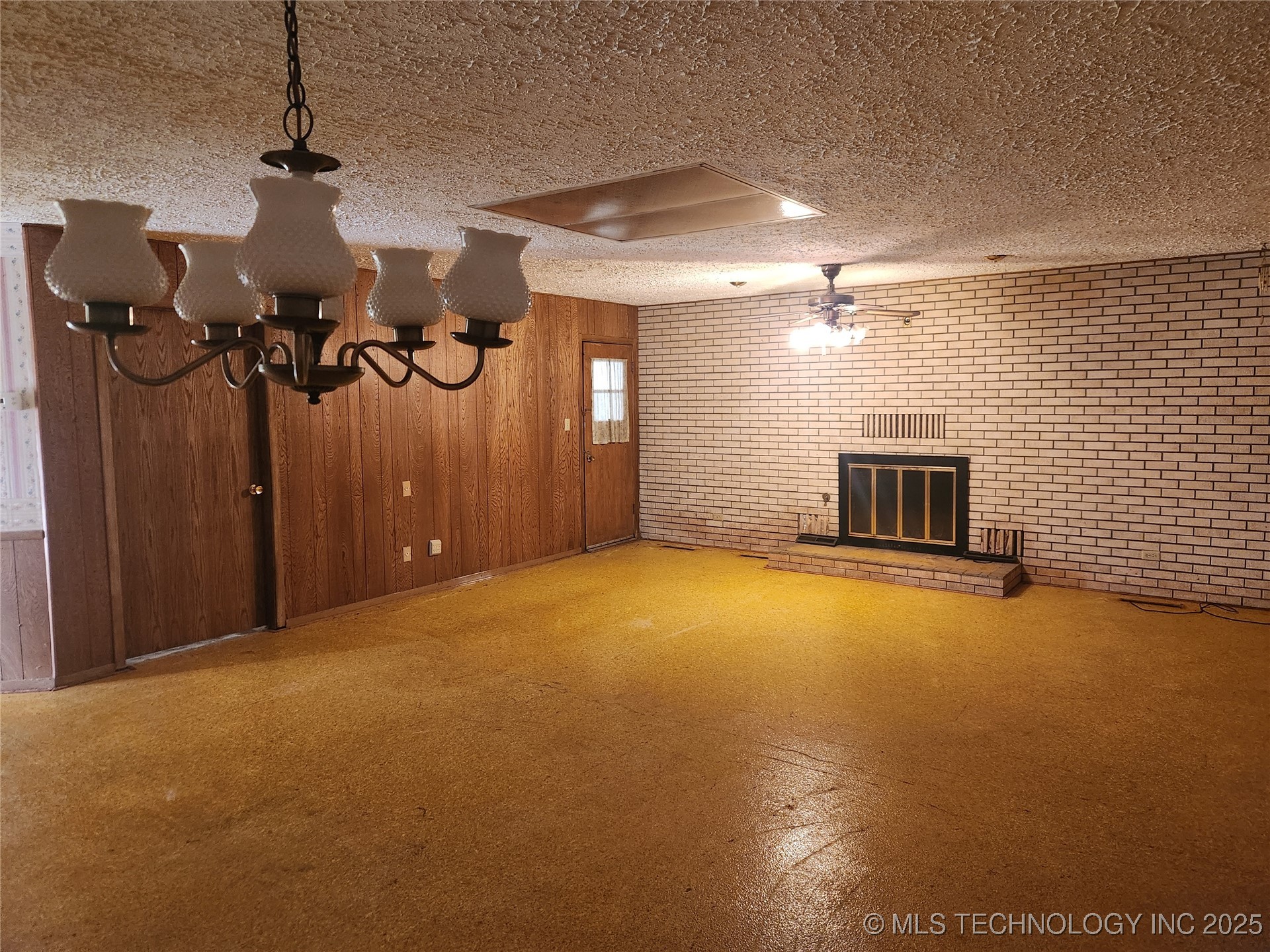 1672 S Velma Avenue Property Photo 35