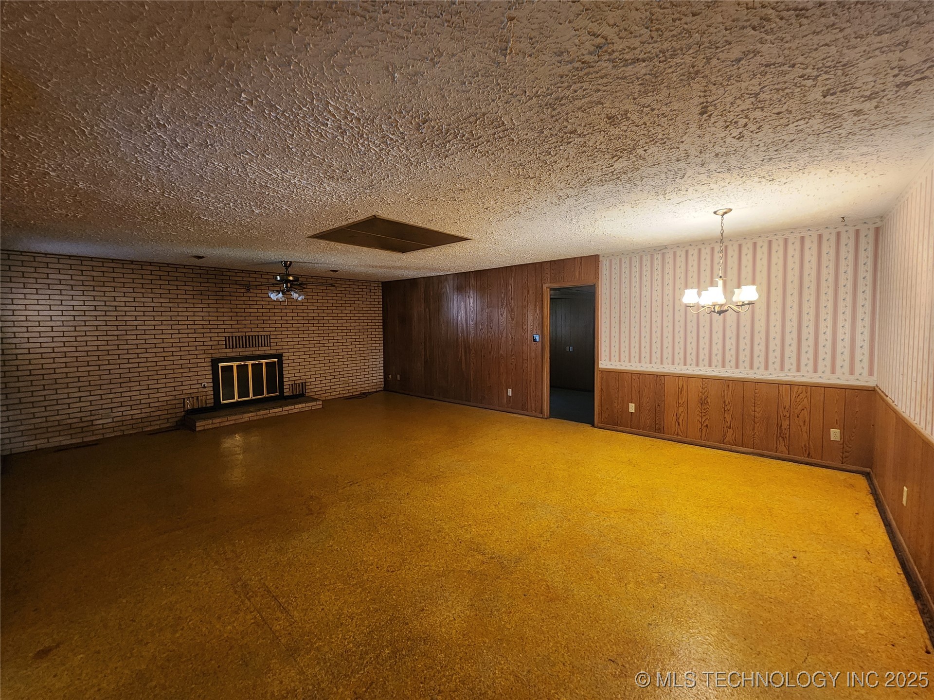 1672 S Velma Avenue Property Photo 36