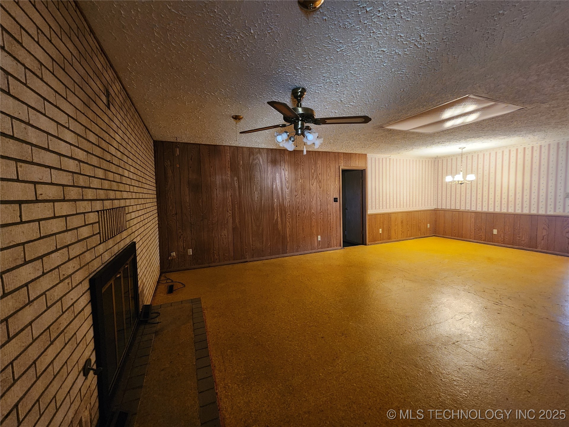 1672 S Velma Avenue Property Photo 38