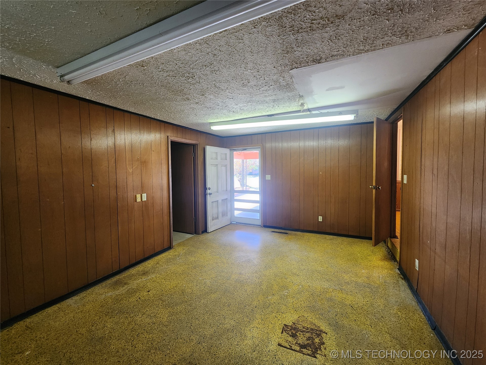 1672 S Velma Avenue Property Photo 41