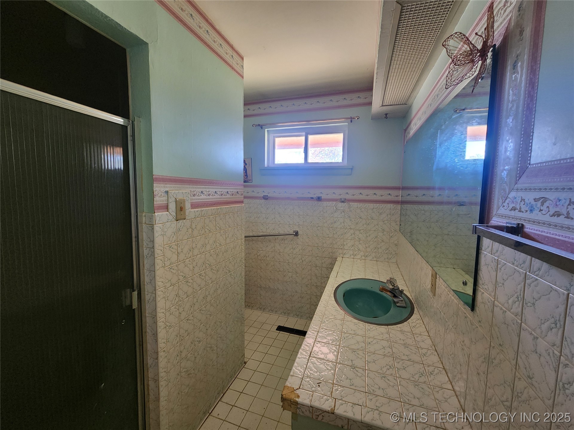 1672 S Velma Avenue Property Photo 48