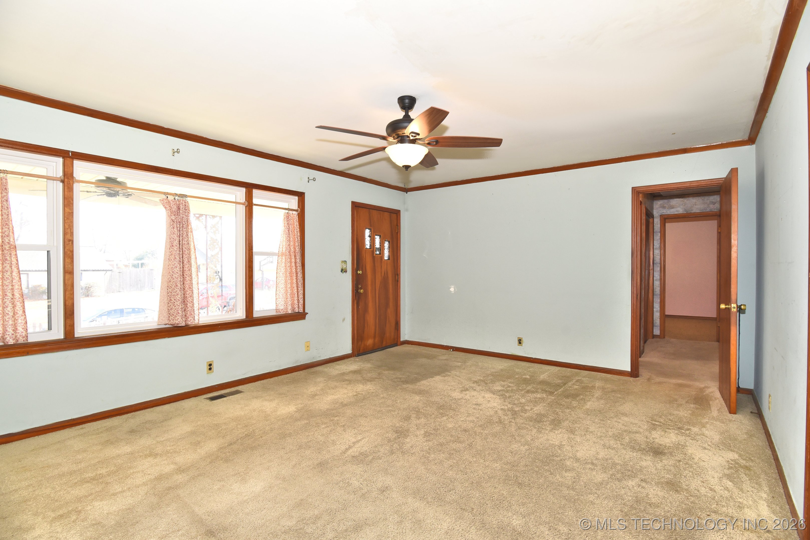 564 S Sandusky Avenue Property Photo 5