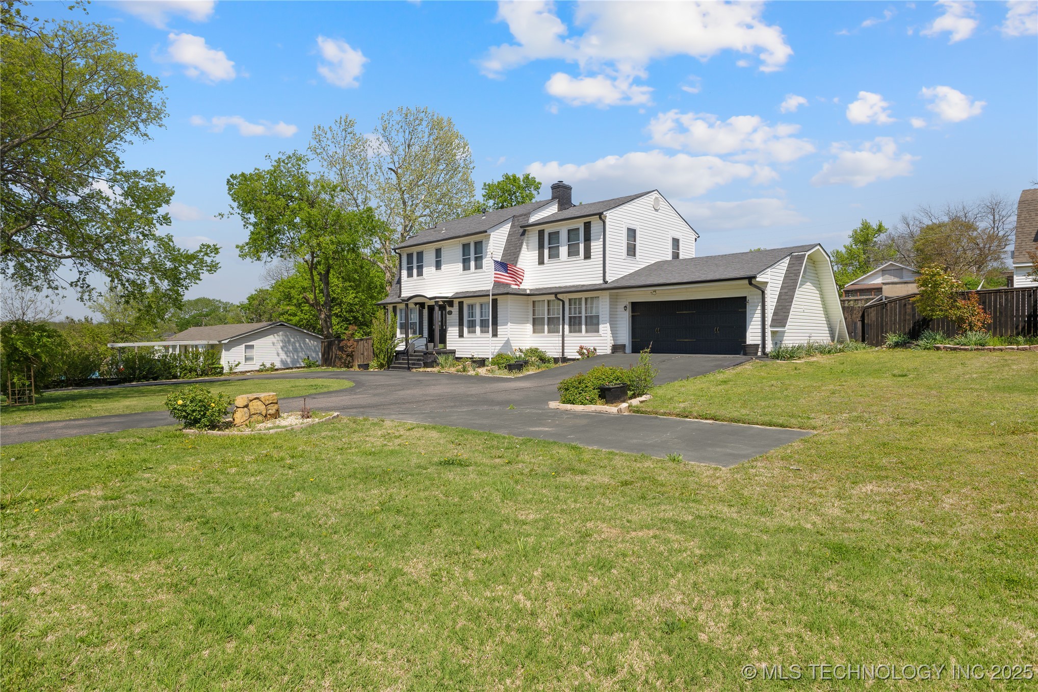 722 E 18th Street Property Photo 62