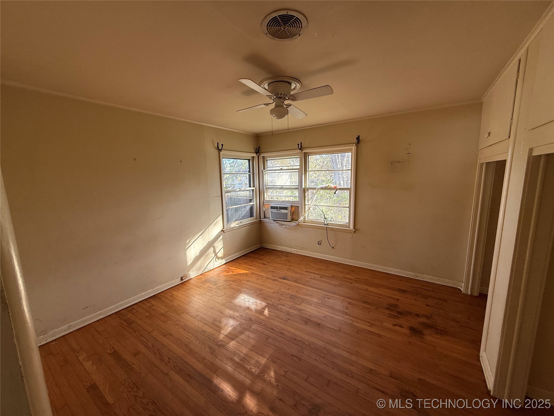 2405 Dayton Property Photo 8