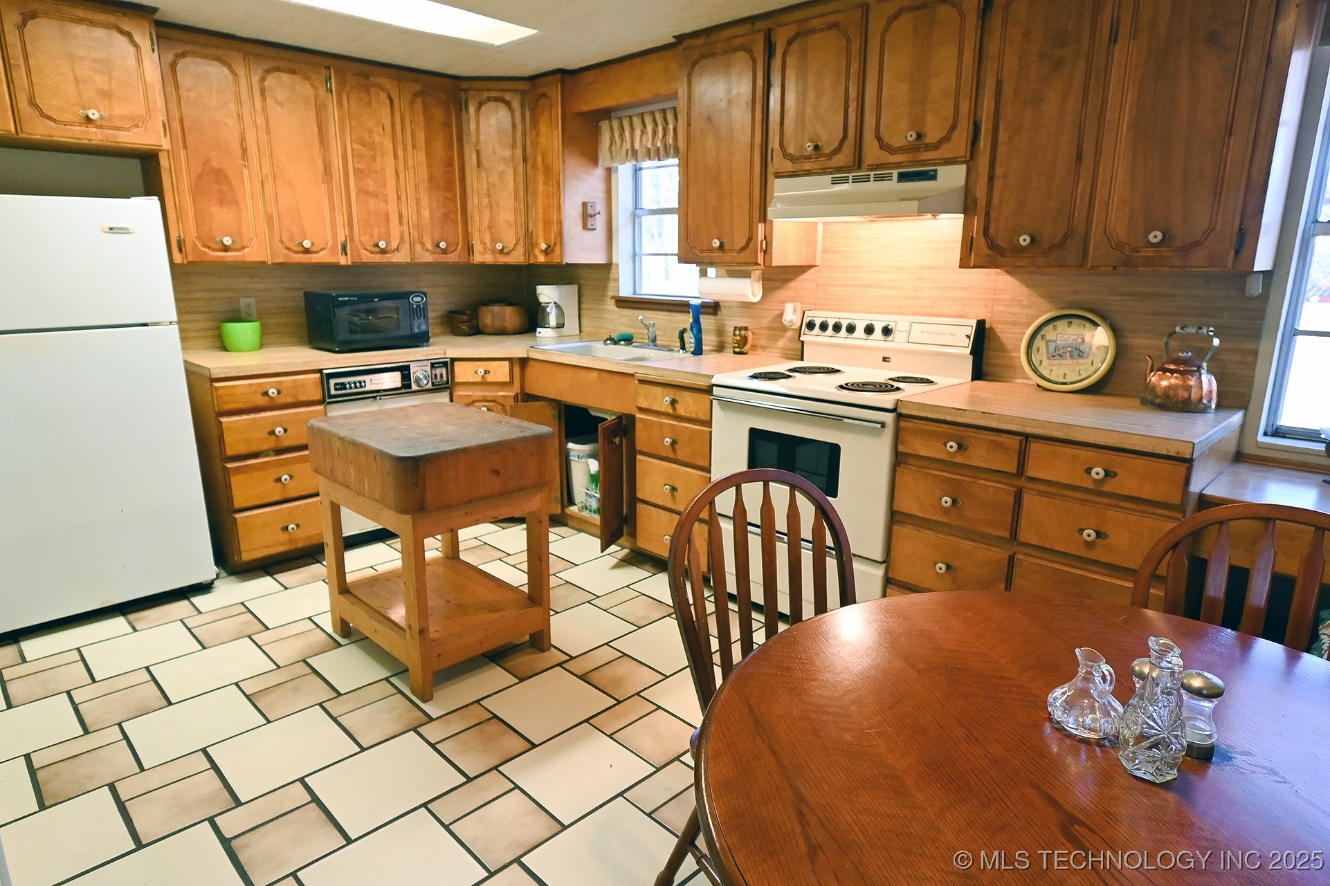 01 E 965 Loop Property Photo 17