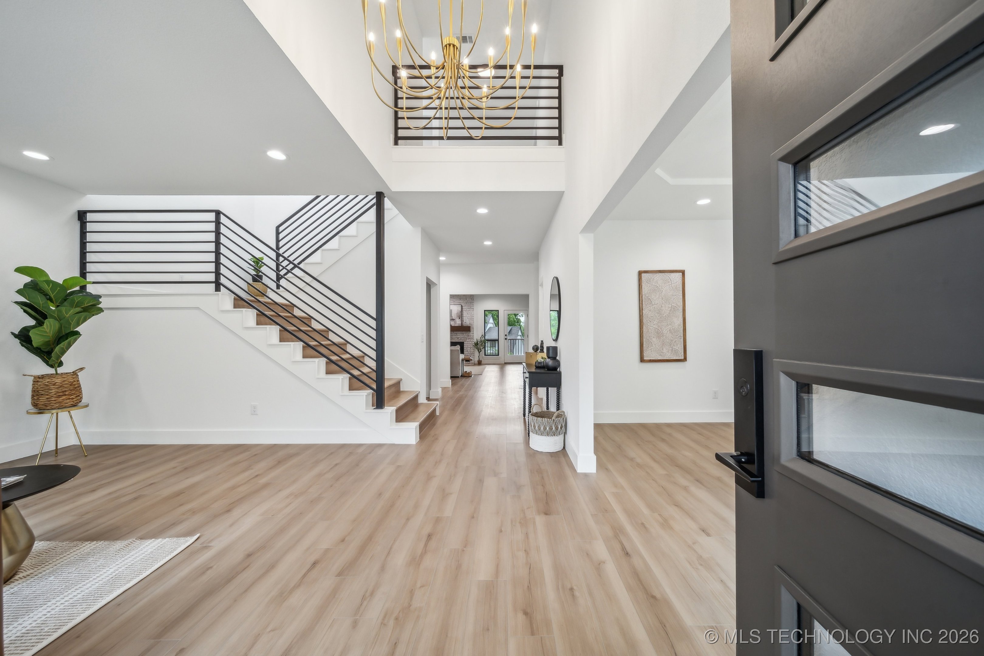 6601 S 5th Avenue Property Photo 6