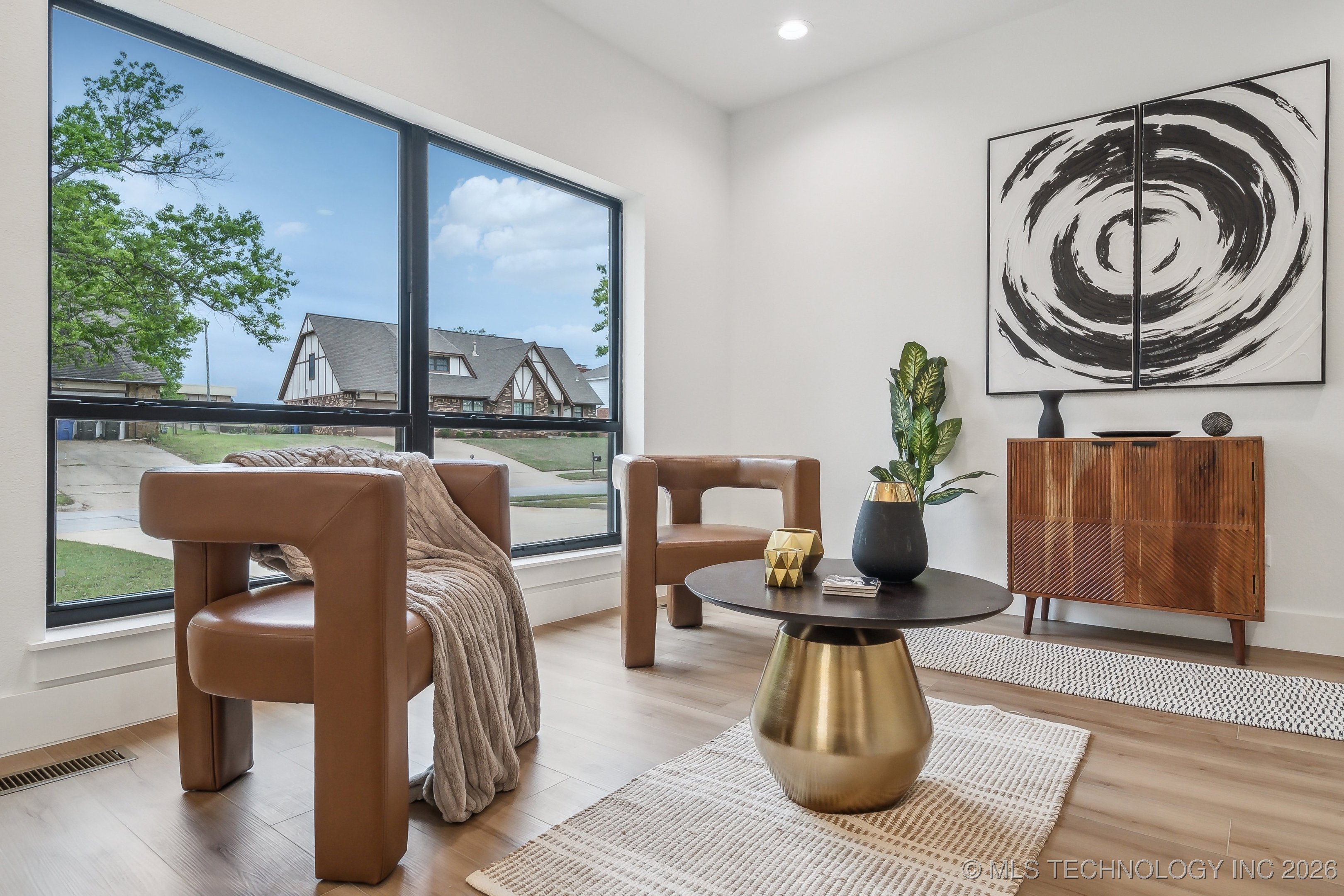 6601 S 5th Avenue Property Photo 8