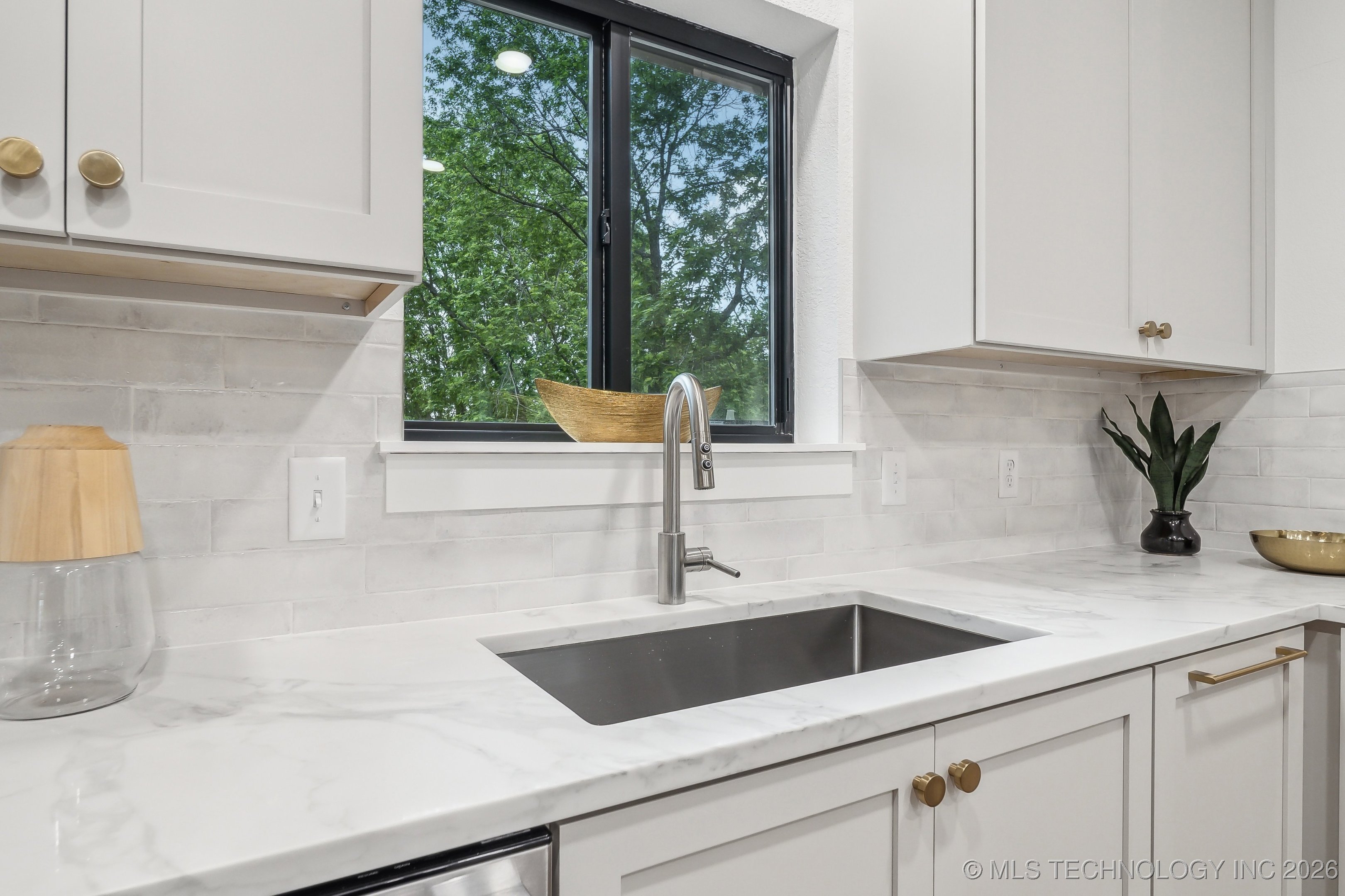 6601 S 5th Avenue Property Photo 22