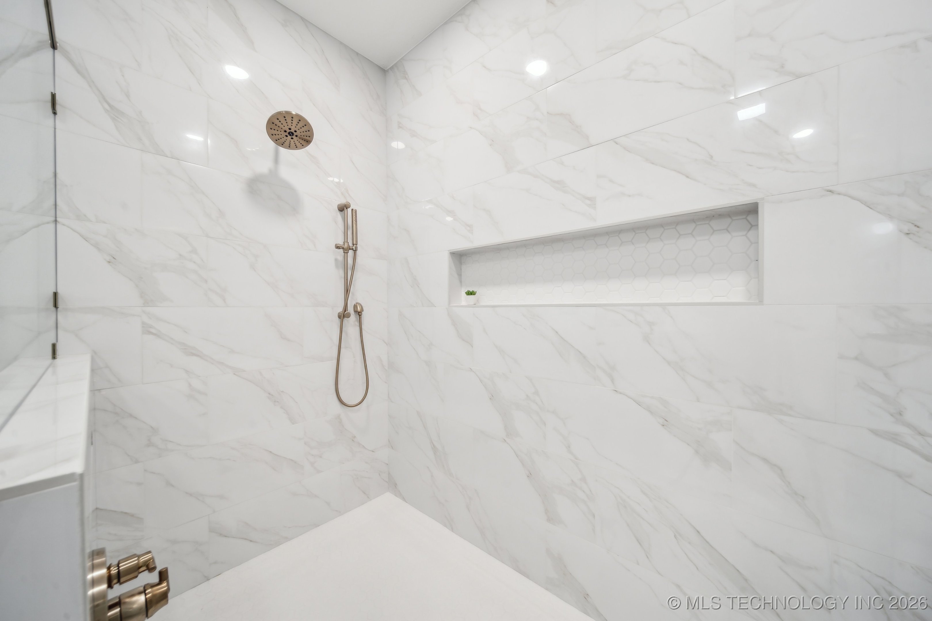 6601 S 5th Avenue Property Photo 32