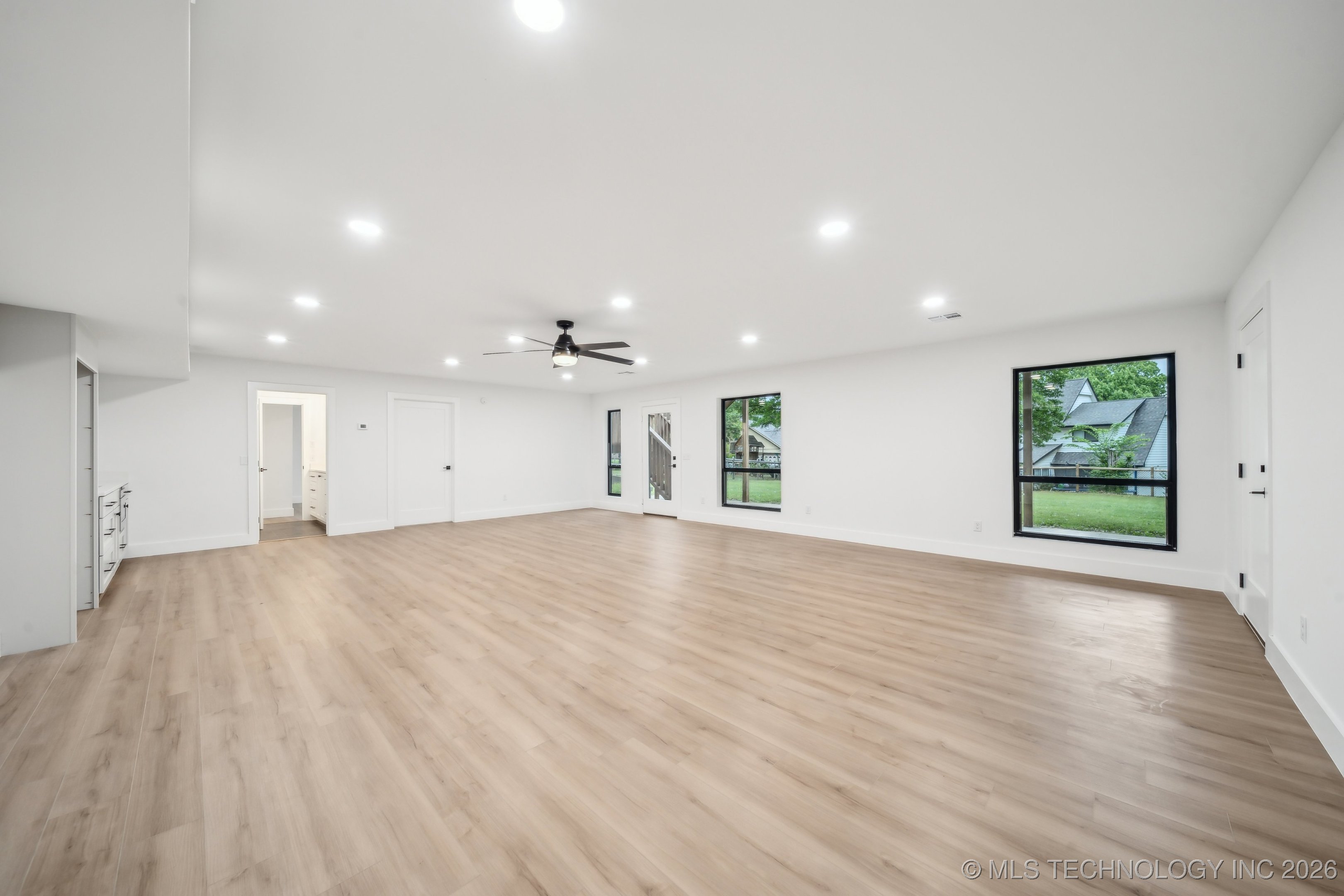 6601 S 5th Avenue Property Photo 51