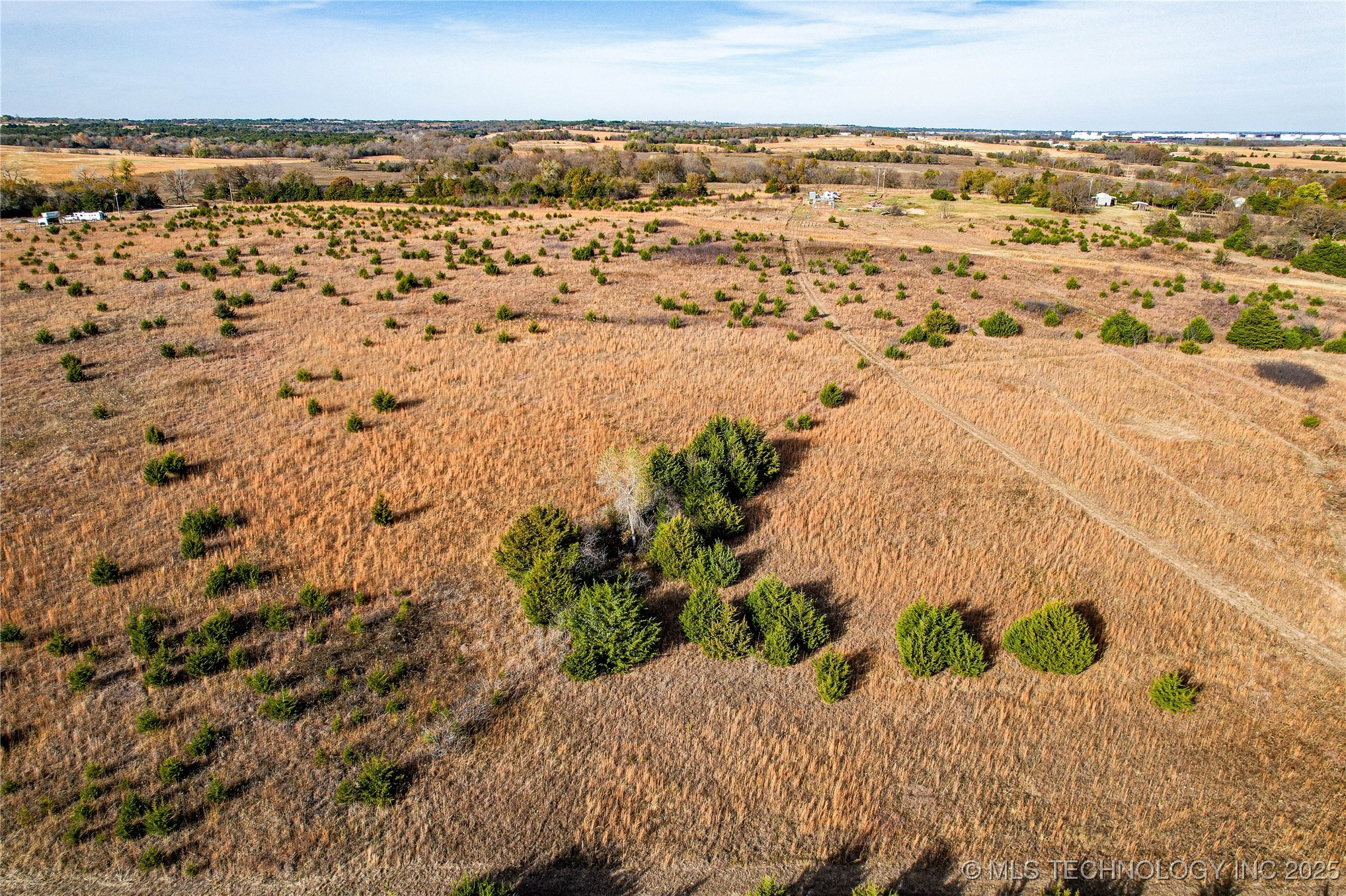 000 E 760 Road Property Photo 6