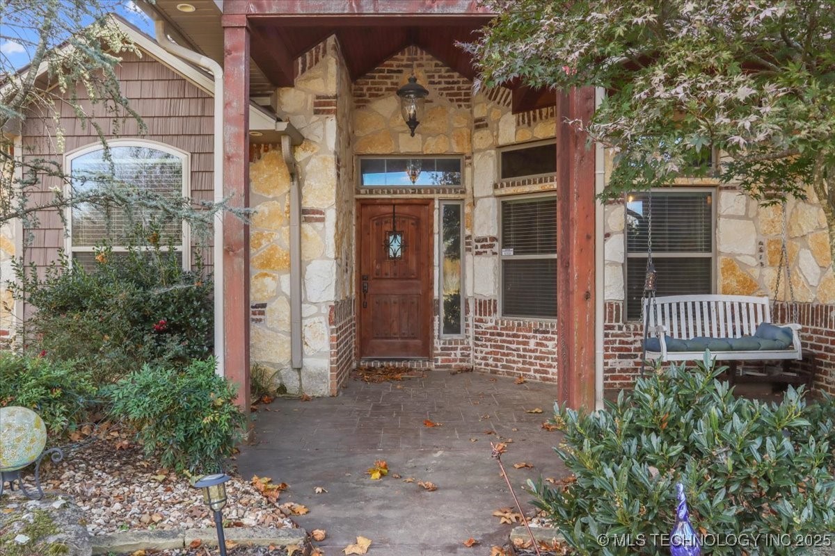 555 White Chimney Property Photo 5