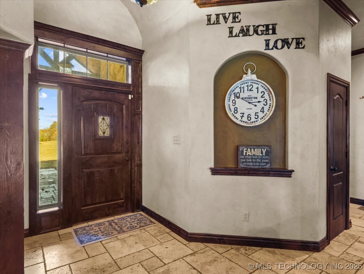 555 White Chimney Property Photo 8