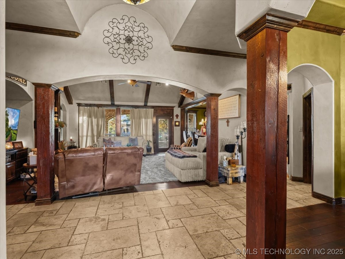 555 White Chimney Property Photo 10