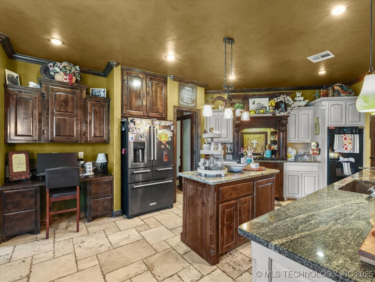 555 White Chimney Property Photo 14