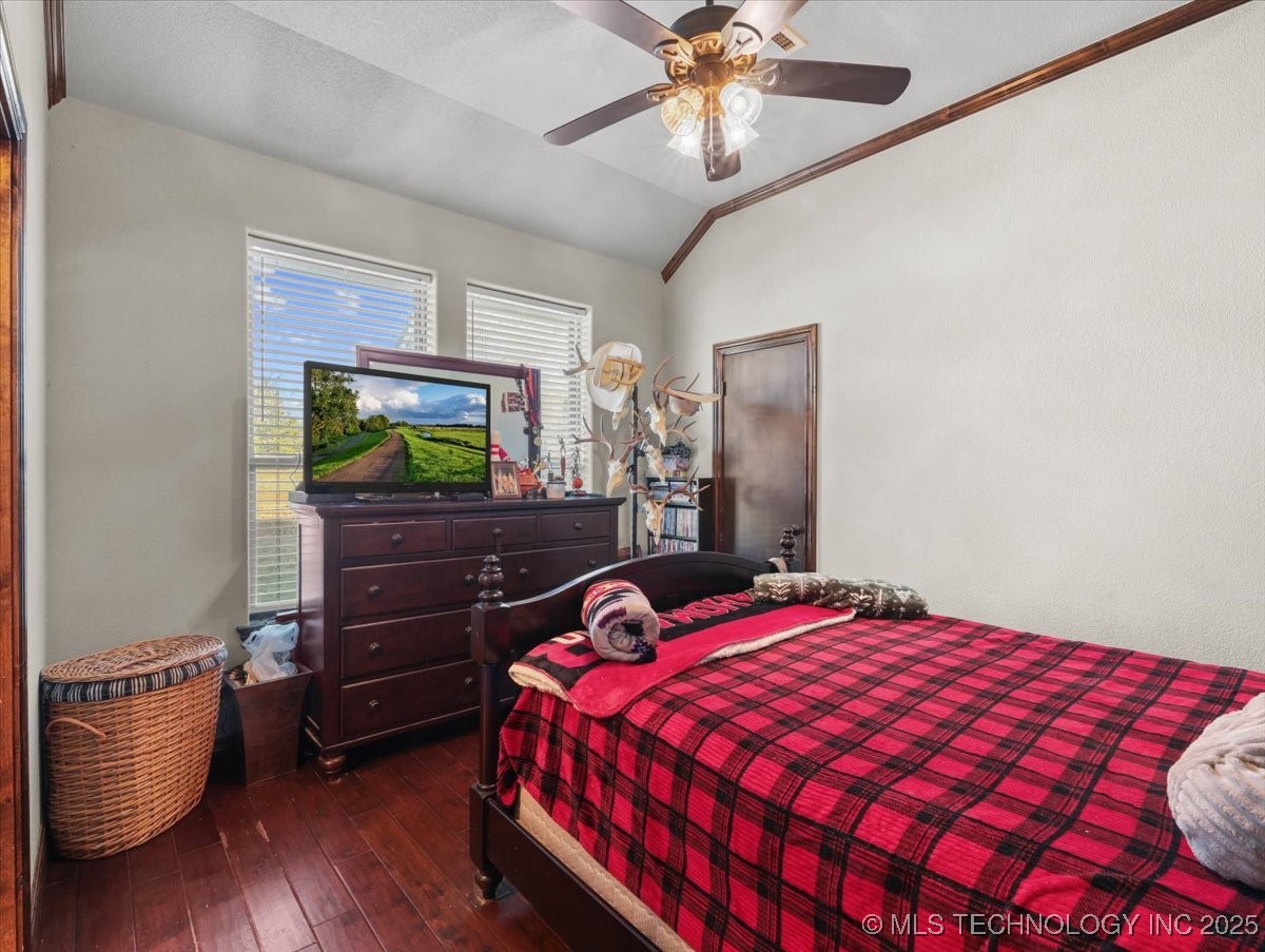 555 White Chimney Property Photo 24