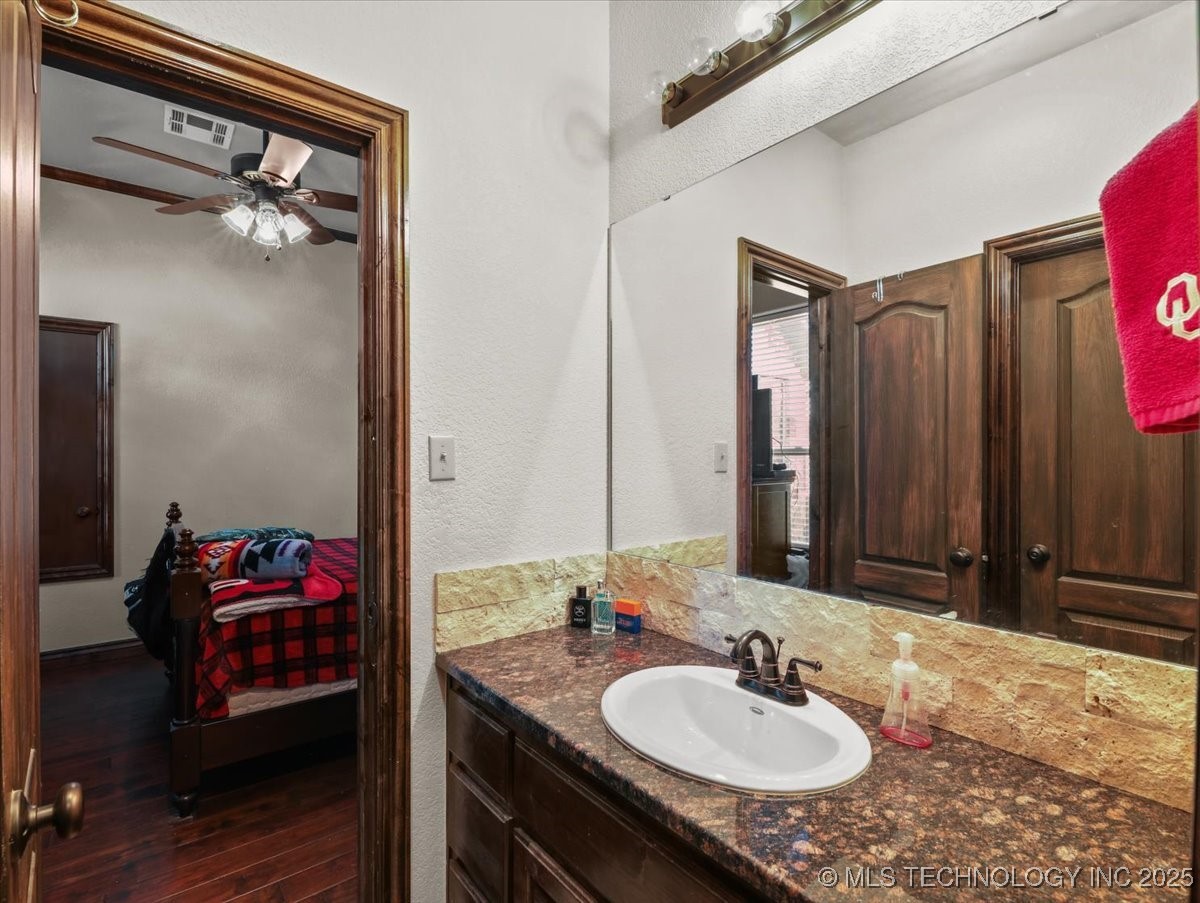 555 White Chimney Property Photo 25