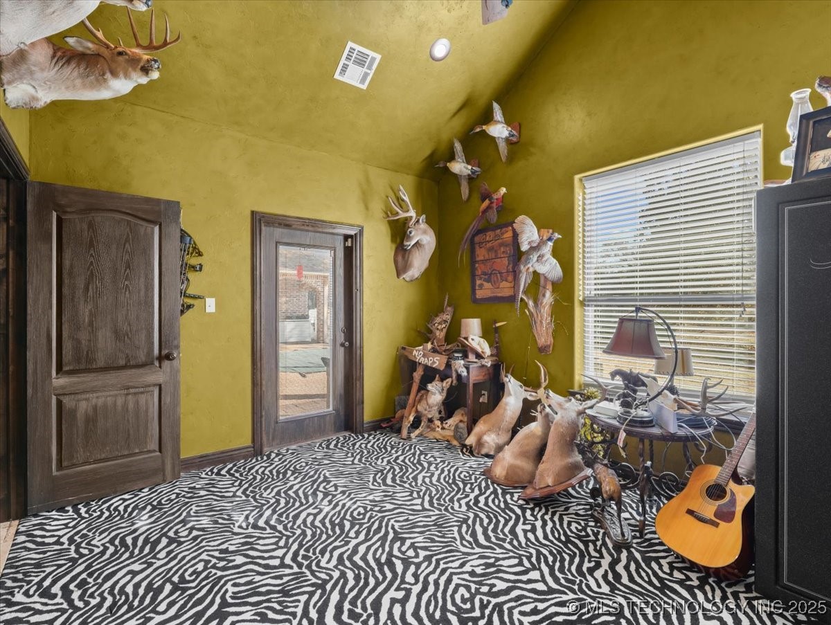 555 White Chimney Property Photo 28