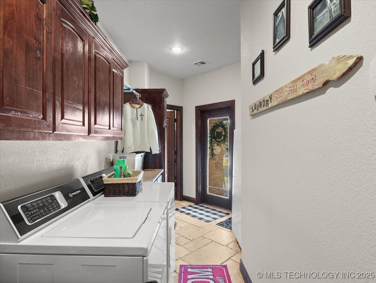 555 White Chimney Property Photo 31