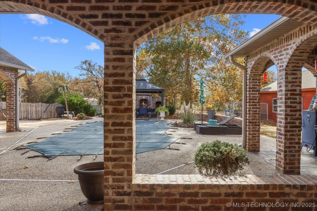 555 White Chimney Property Photo 33