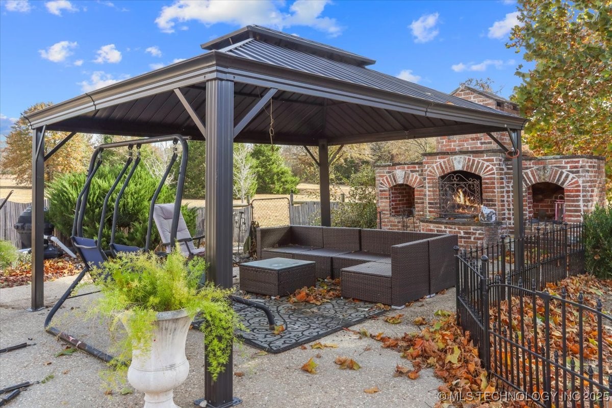 555 White Chimney Property Photo 34